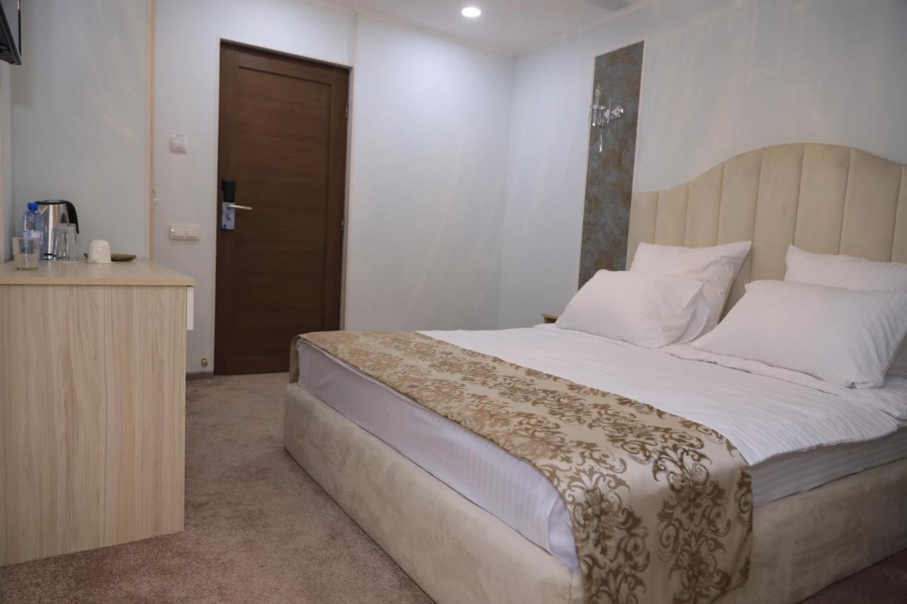 Delin Hotel And Tours Yerevan Exterior photo