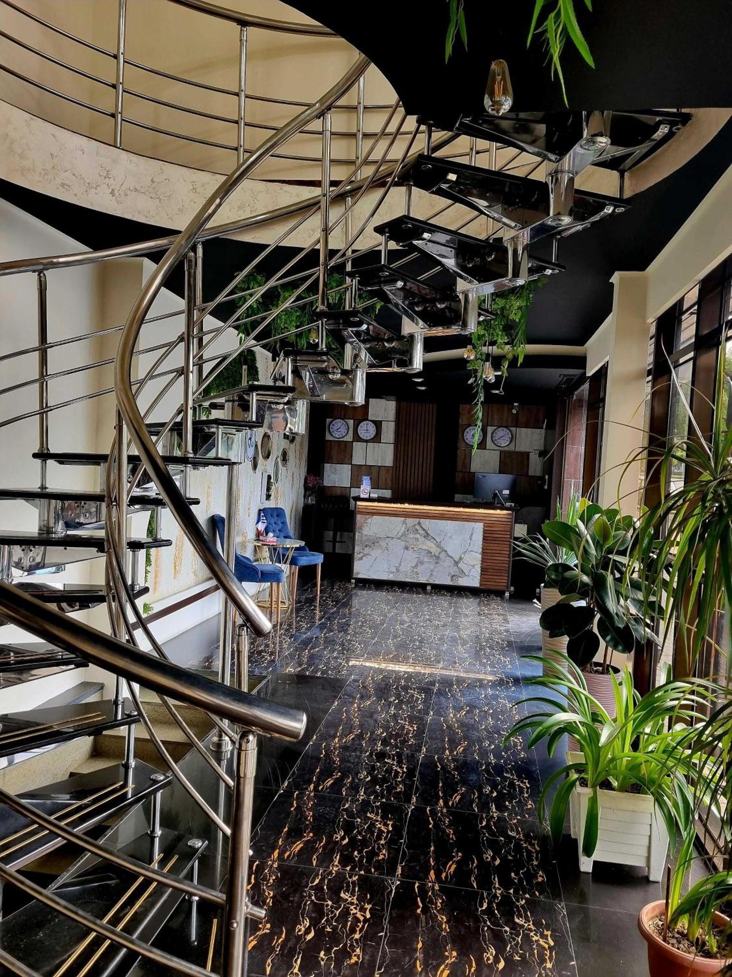 Delin Hotel And Tours Yerevan Exterior photo